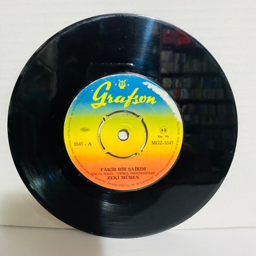 zeki müren - fakir bir şairim - gözlerimden yüzün kulaklarımdan sesin silinmedi 45 lik plak 