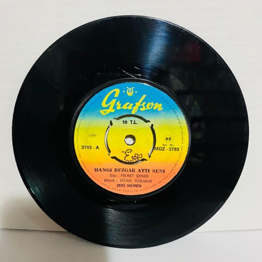 zeki müren - hangi rüzgar attı seni - yaşadığım şehre yolun düşerse  45 lik plak 
