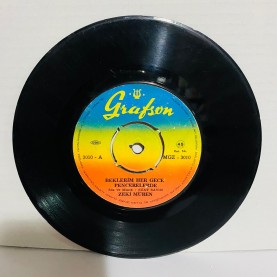 zeki müren - yalnız benim ol - beklerim her gece pencerelerde 45 lik plak  zeki müren - yalnız benim ol - beklerim her gece pencerelerde 45 lik plak