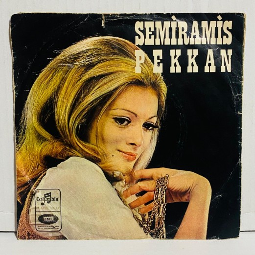 SEMİRAMİS PEKKAN - OLMAZ BU İŞ OLAMAZ / SAMANLIK SEYRAN OLUR 45 lik plak 